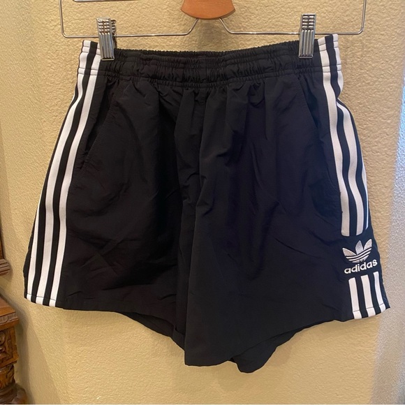 Adidas Black w/ White Stripes Embroidery Shorts Size Small-Unisex - Picture 1 of 7
